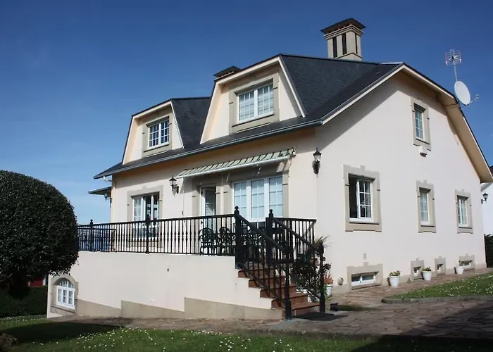 Siete Playas Surf House